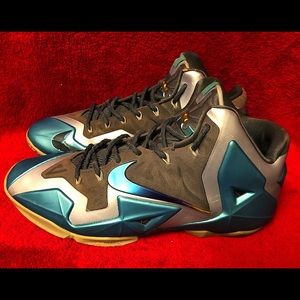LEBRON 11 "ARMORY SLATE & GAMMA BLUE” Mens size 12